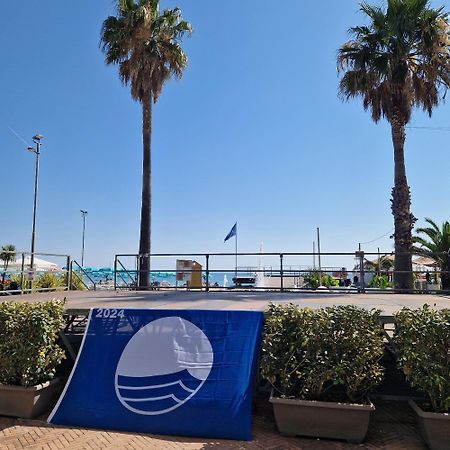Le Camelie -Appartamenti Nuovi Porto SantʼElpidio Extérieur photo
